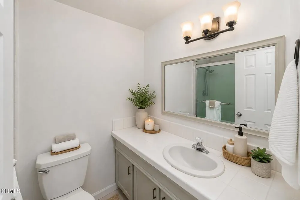 22901 Leadwell Street West Hills, CA 91307