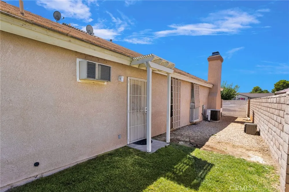 15186 Little Bow Lane Helendale, CA 92342