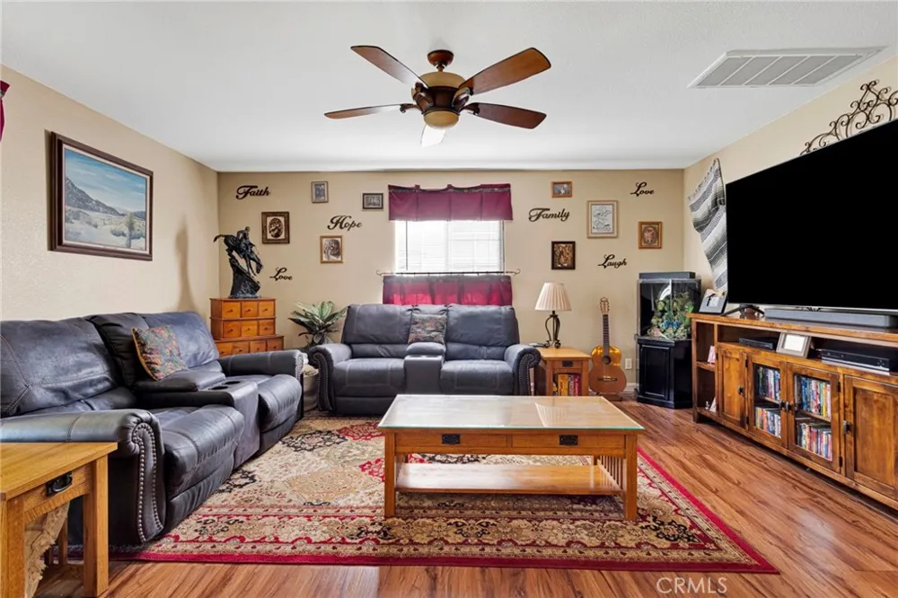 15186 Little Bow Lane Helendale, CA 92342