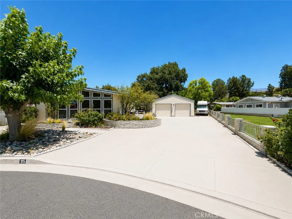 35598 Shane Calimesa, CA 92320
