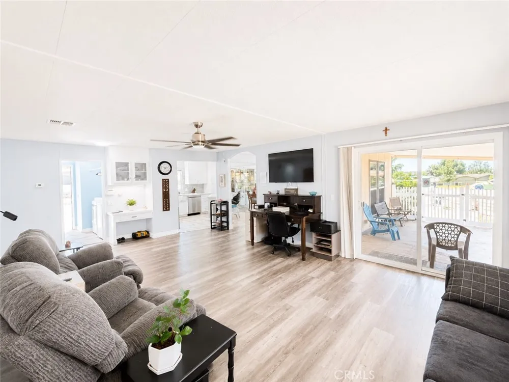 35598 Shane Calimesa, CA 92320