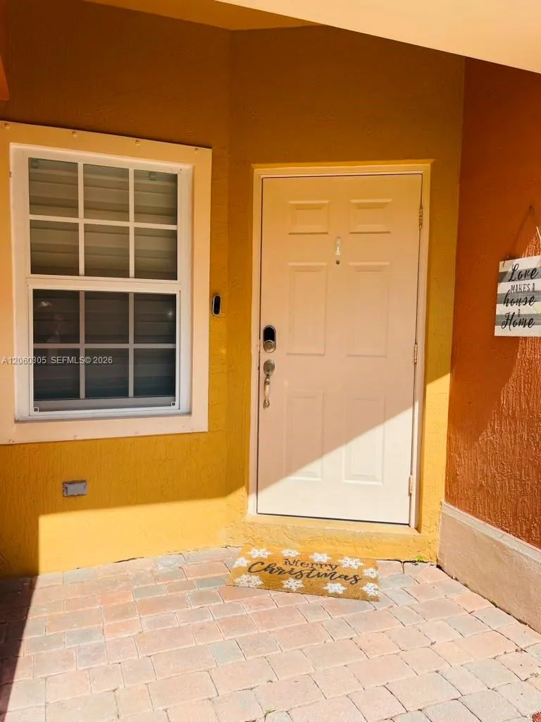 790 SW 107th Ave #301 Pembroke Pines, FL 33025