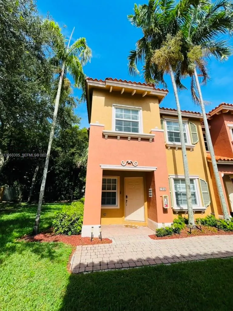 790 SW 107th Ave #301 Pembroke Pines, FL 33025