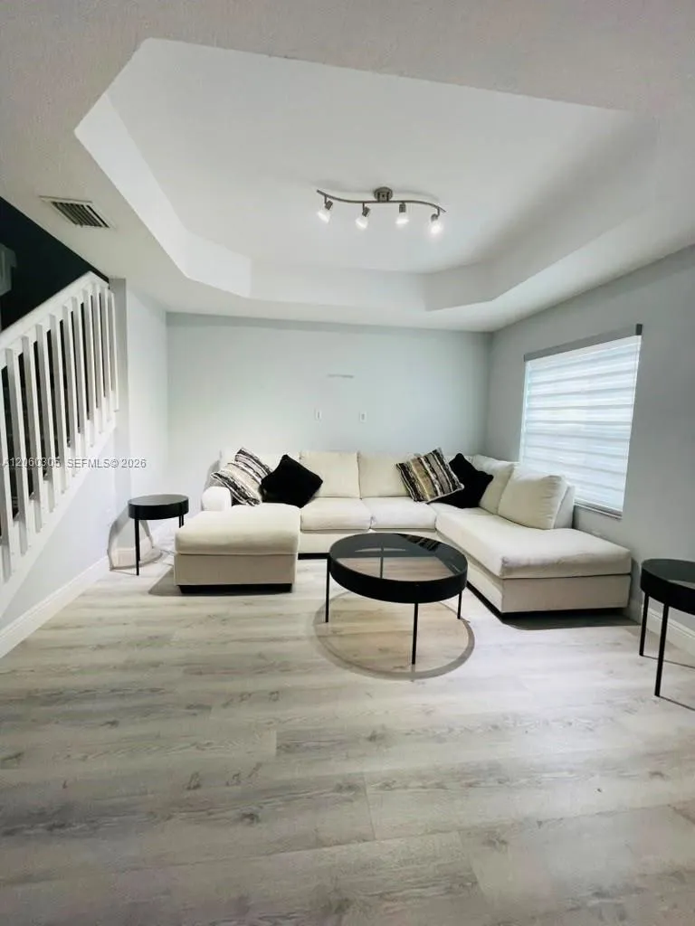 790 SW 107th Ave #301 Pembroke Pines, FL 33025