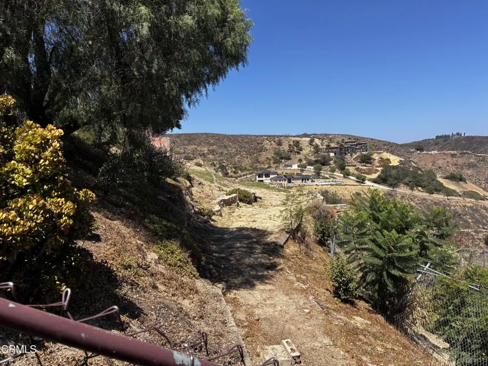 931 W Highland Drive Camarillo, CA 93010