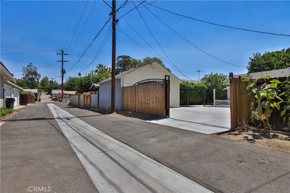 3031 Chestnut Riverside, CA 92501