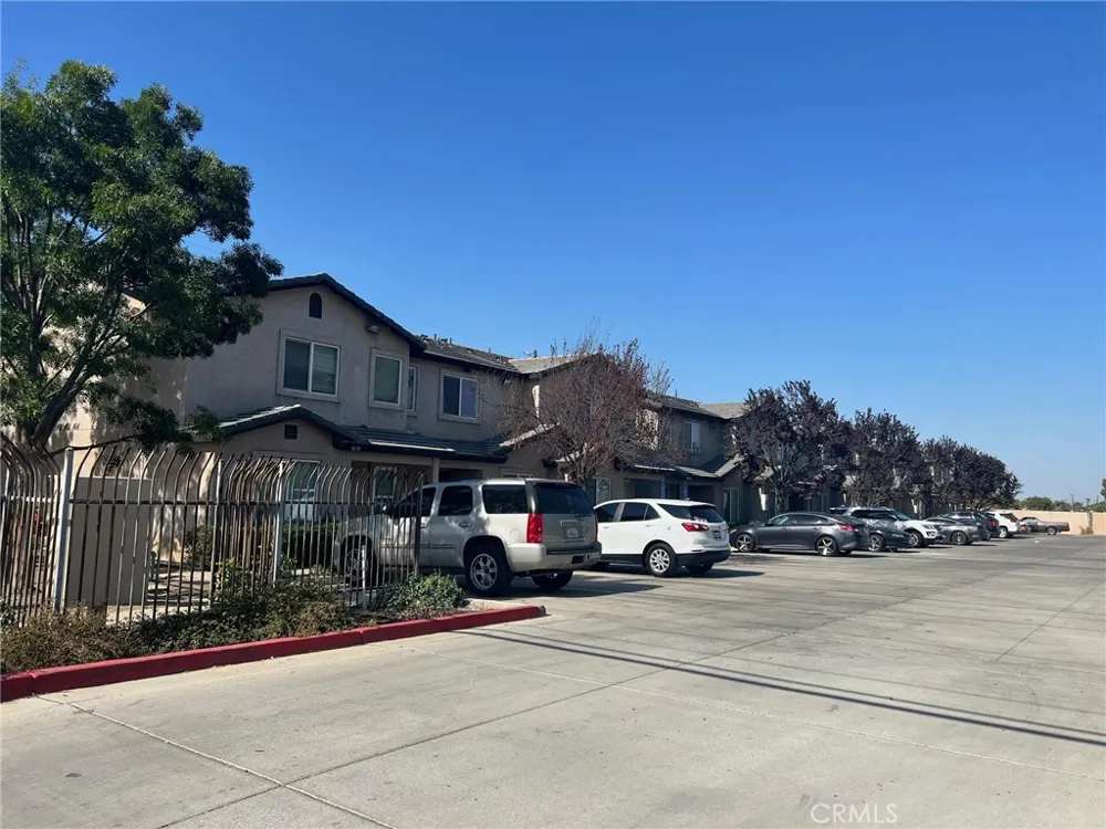 460 Oswell St Bakersfield, CA 93307