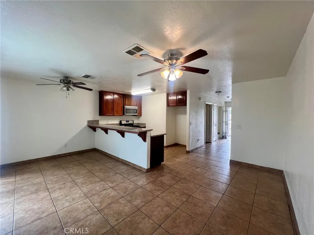 460 Oswell St Bakersfield, CA 93307