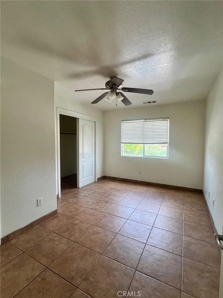 460 Oswell St Bakersfield, CA 93307