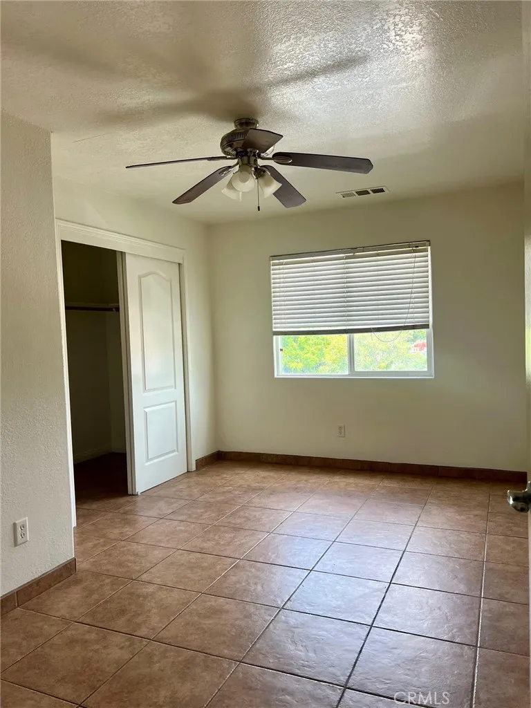 460 Oswell St Bakersfield, CA 93307