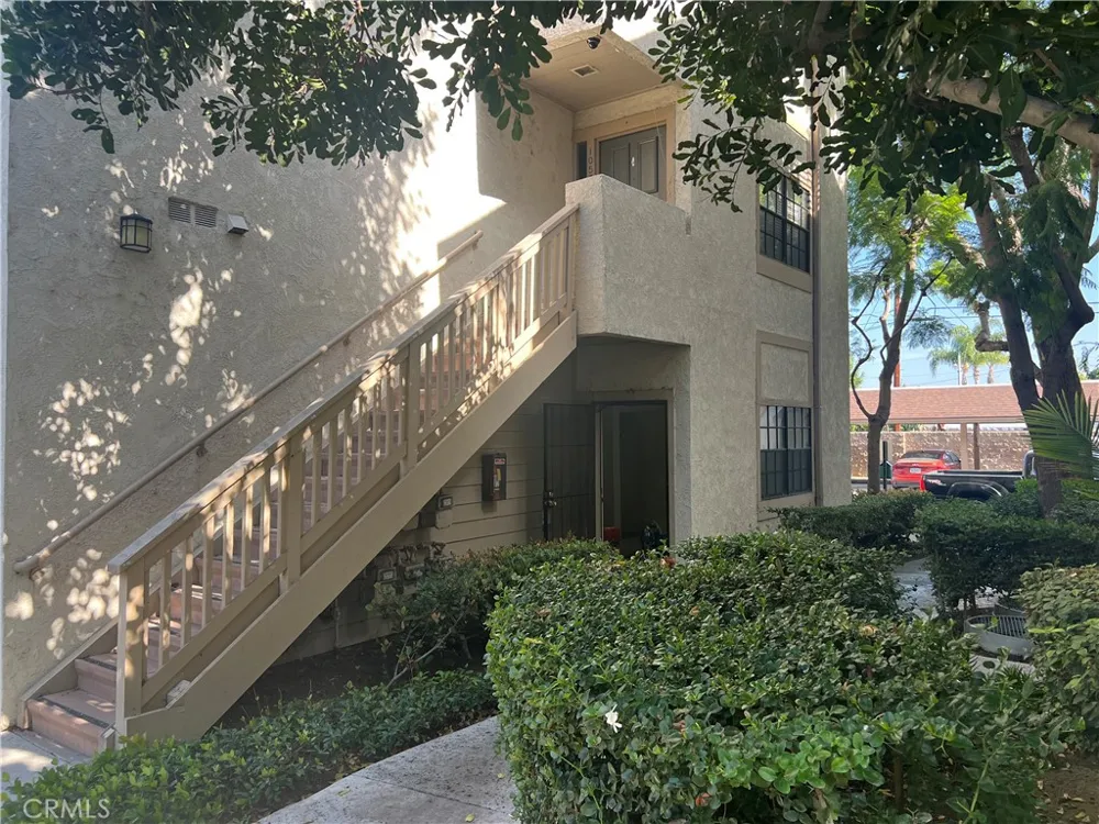 10530 Lakeside Drive #G Garden Grove, CA 92840