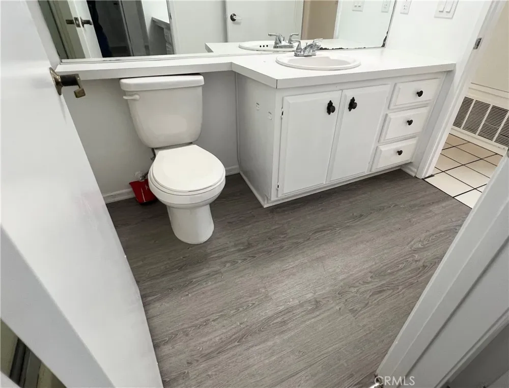 10530 Lakeside Drive #G Garden Grove, CA 92840