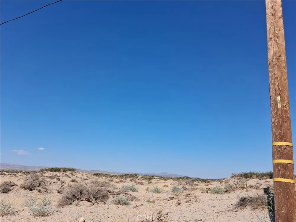 MOUNTAIN VIEW RD Hinkley, CA 92347