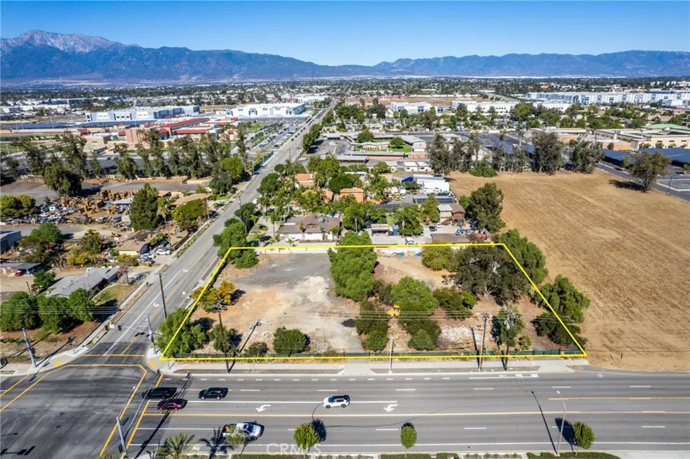 10899 Oleander Avenue Fontana, CA 92335