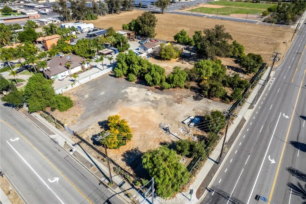 10899 Oleander Avenue Fontana, CA 92335