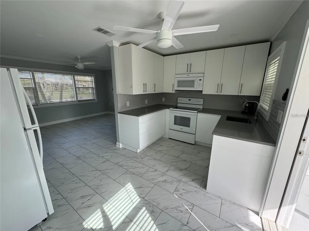 301 COLONIA LANE W Nokomis, FL 34275