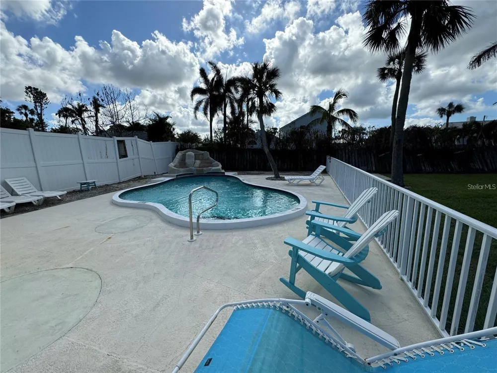 301 COLONIA LANE W Nokomis, FL 34275