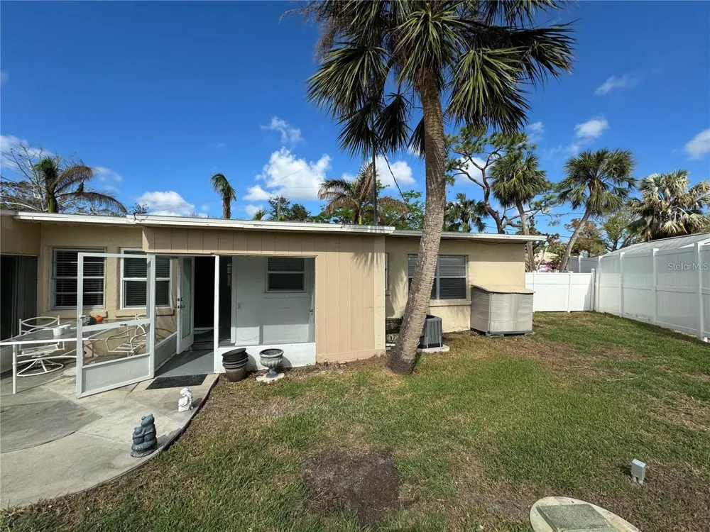 301 COLONIA LANE W Nokomis, FL 34275