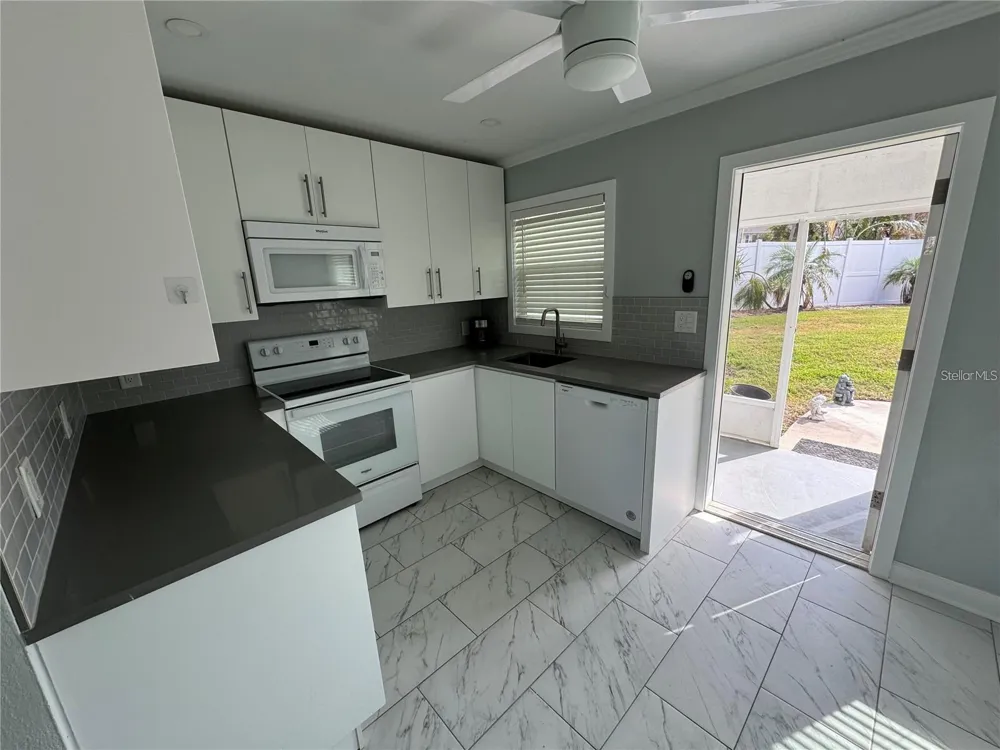 301 COLONIA LANE W Nokomis, FL 34275
