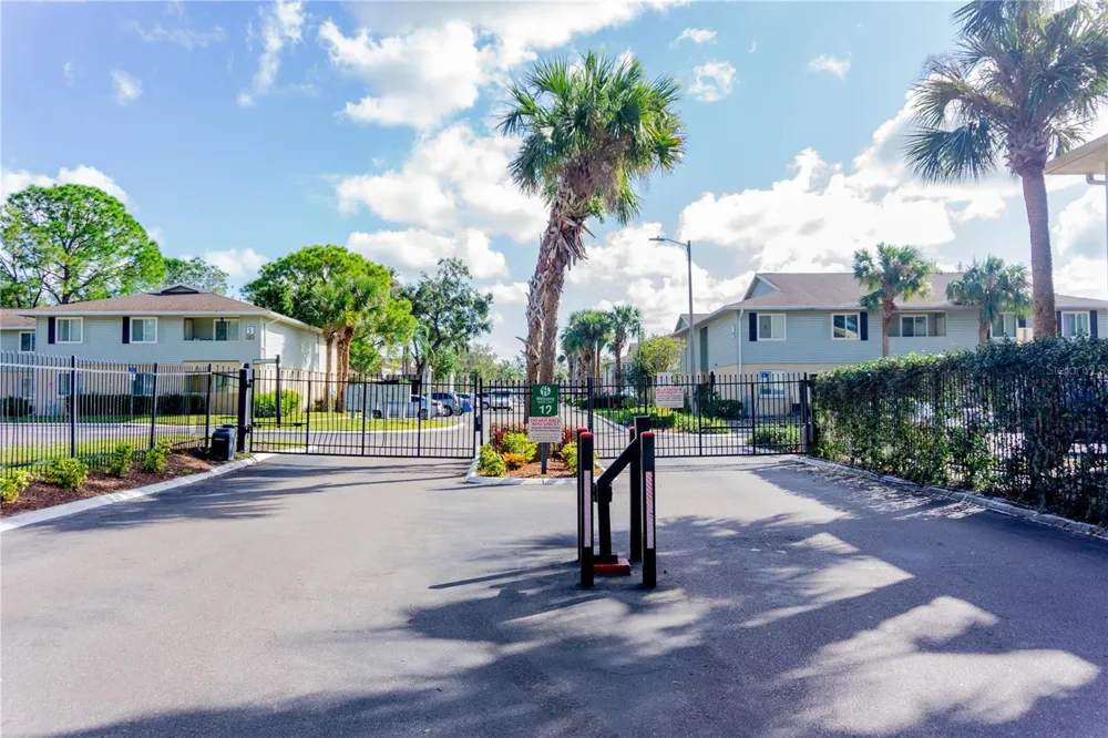 502 GOLDEN RAINTREE PLACE Brandon, FL 33510