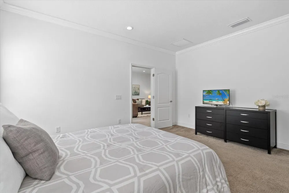 7526 RIDGELAKE CIRCLE Bradenton, FL 34203