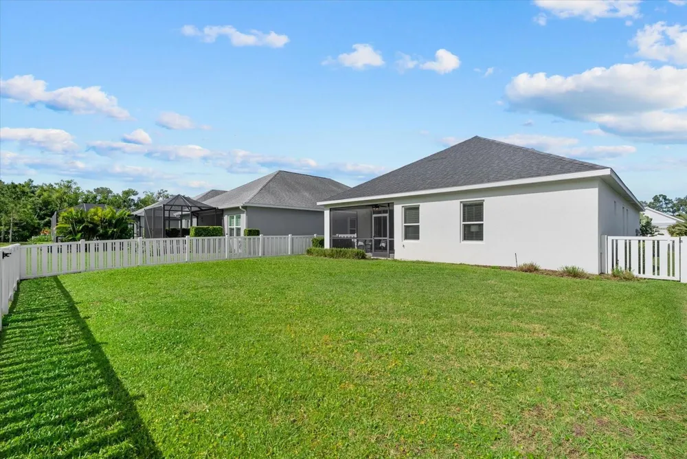 7526 RIDGELAKE CIRCLE Bradenton, FL 34203