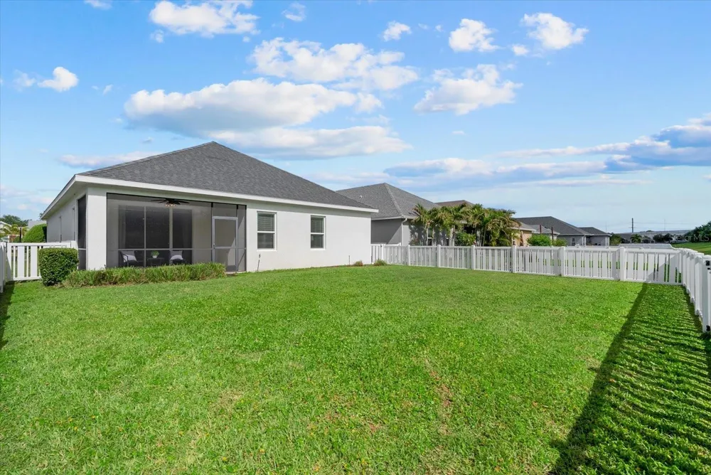7526 RIDGELAKE CIRCLE Bradenton, FL 34203