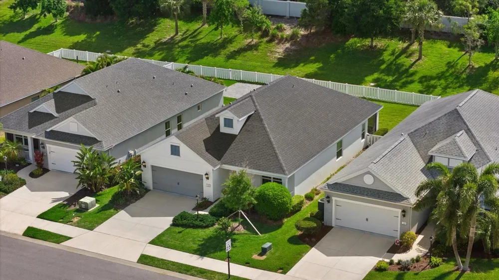 7526 RIDGELAKE CIRCLE Bradenton, FL 34203