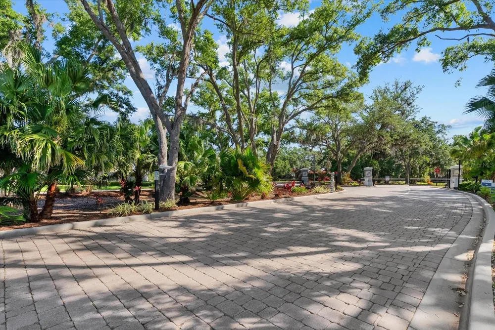 7526 RIDGELAKE CIRCLE Bradenton, FL 34203