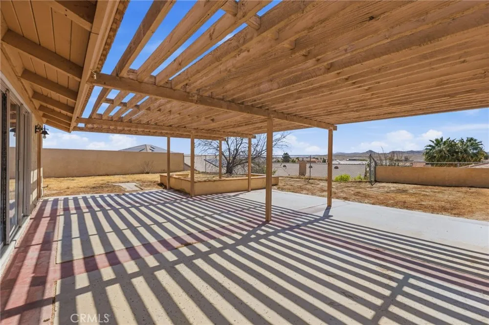 14431 Helm Court Helendale, CA 92342