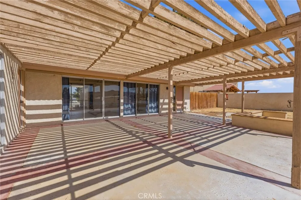 14431 Helm Court Helendale, CA 92342