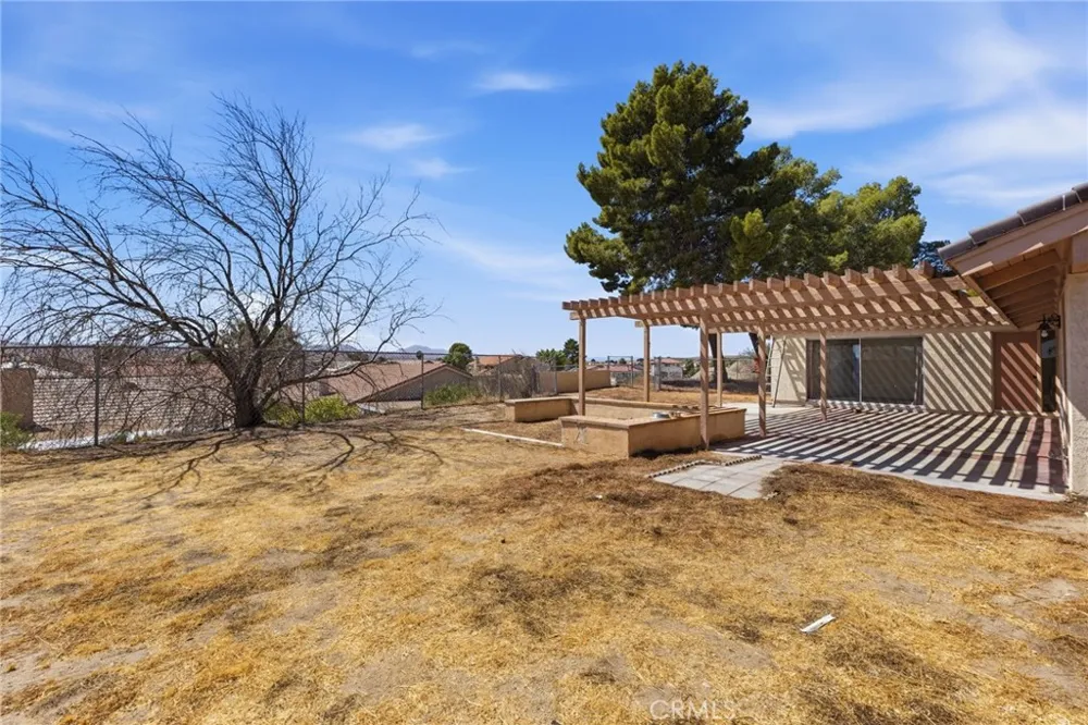 14431 Helm Court Helendale, CA 92342