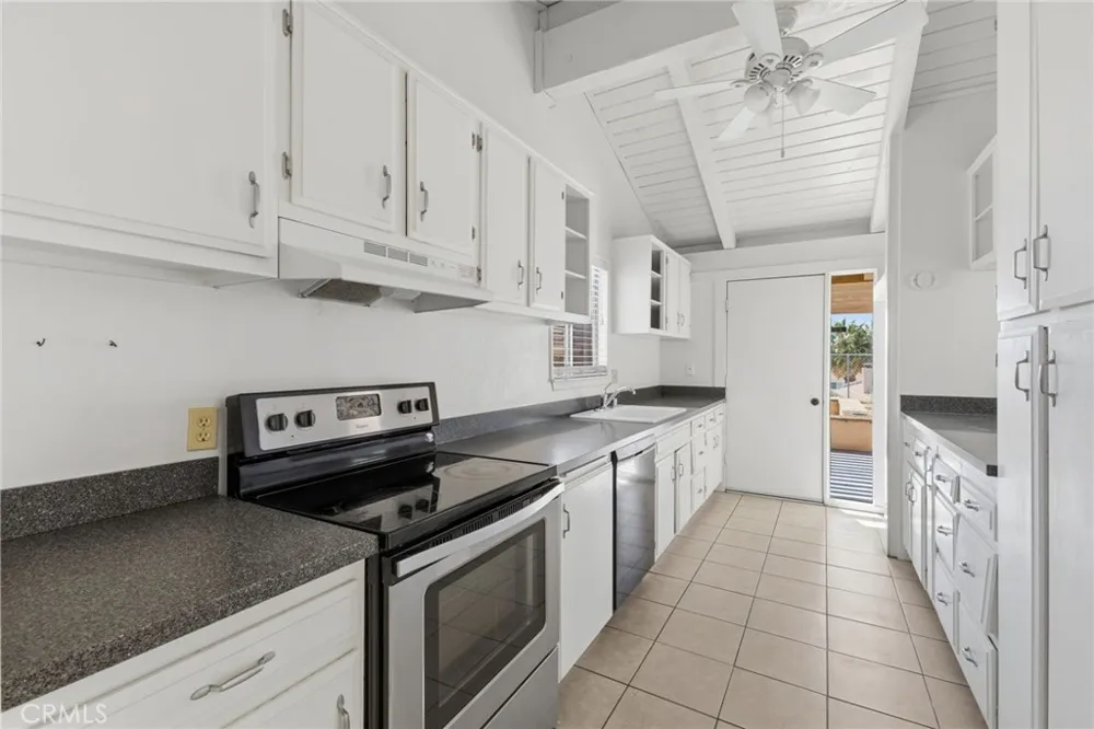 14431 Helm Court Helendale, CA 92342
