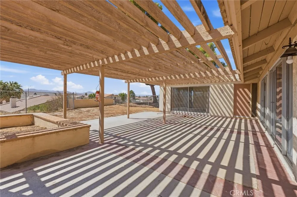 14431 Helm Court Helendale, CA 92342