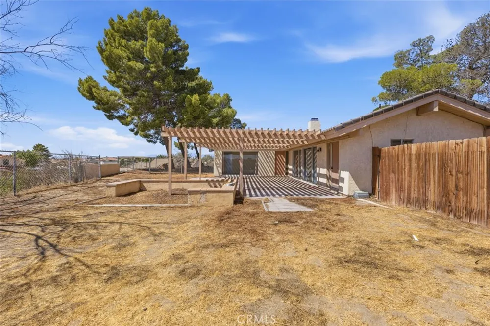 14431 Helm Court Helendale, CA 92342