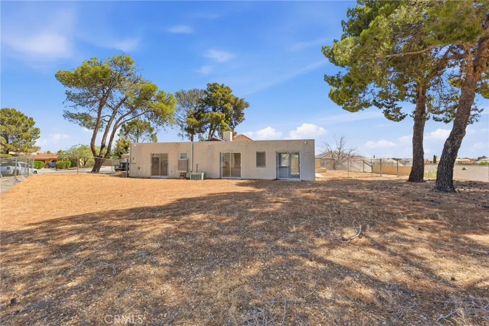 14431 Helm Court Helendale, CA 92342