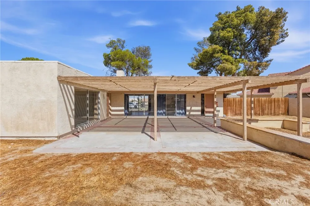 14431 Helm Court Helendale, CA 92342