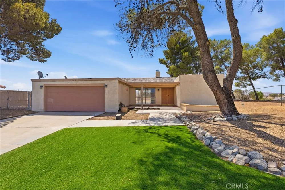 14431 Helm Court Helendale, CA 92342