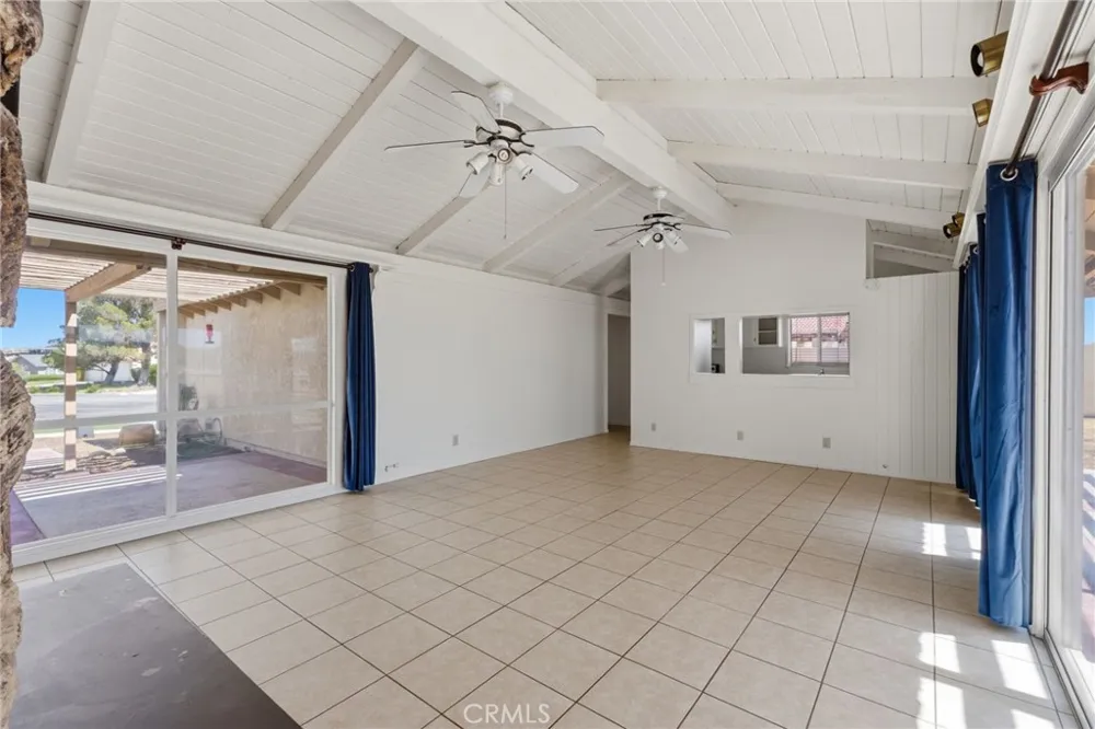 14431 Helm Court Helendale, CA 92342