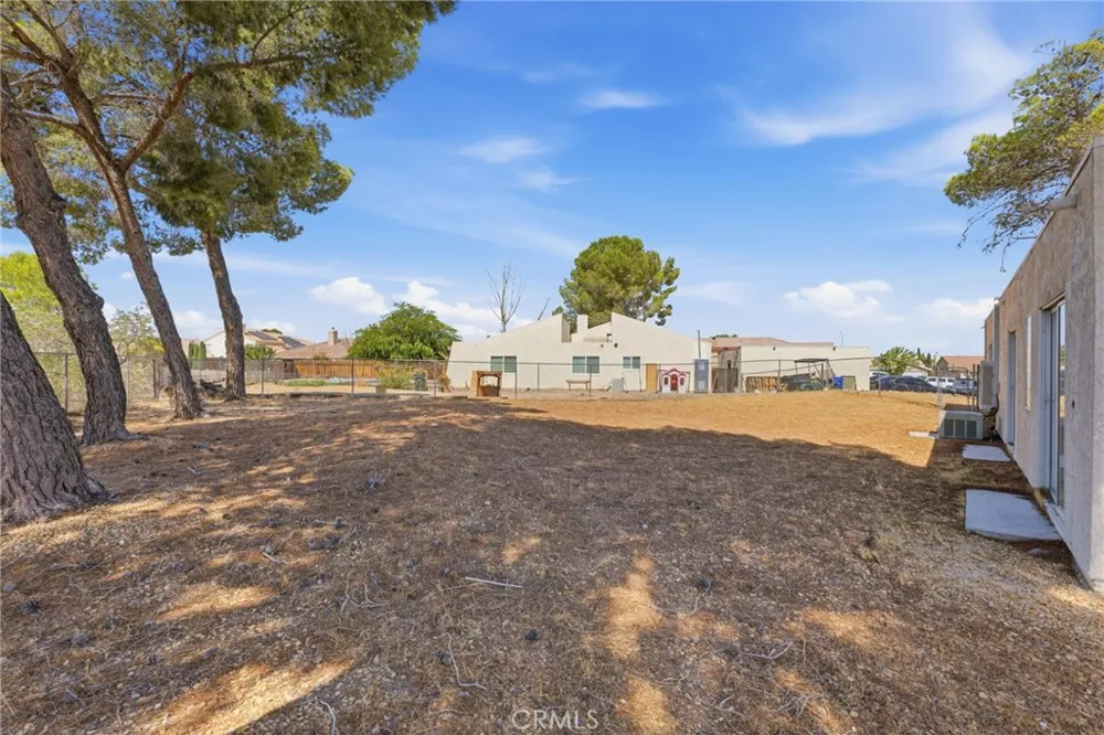 14431 Helm Court Helendale, CA 92342