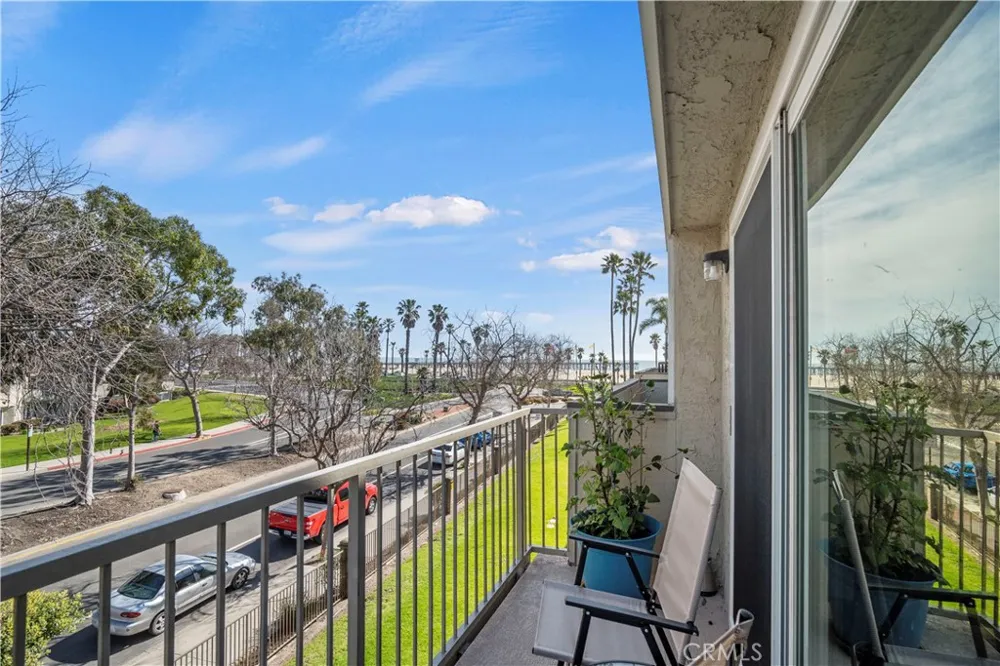 381 E Surfside Port Hueneme, CA 93041