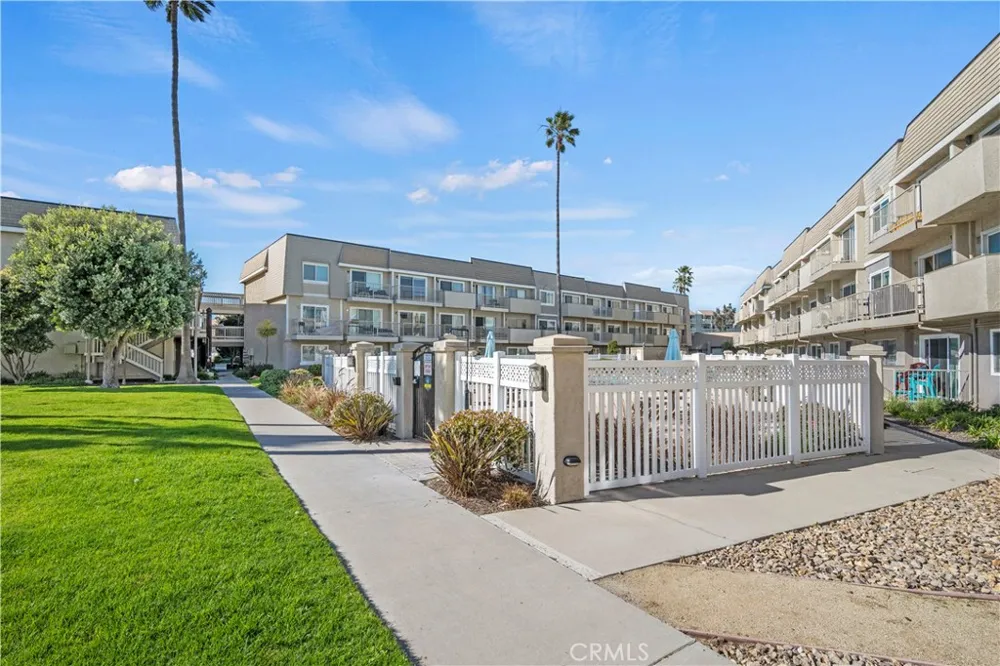 381 E Surfside Port Hueneme, CA 93041