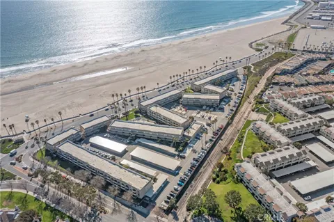 381 E Surfside