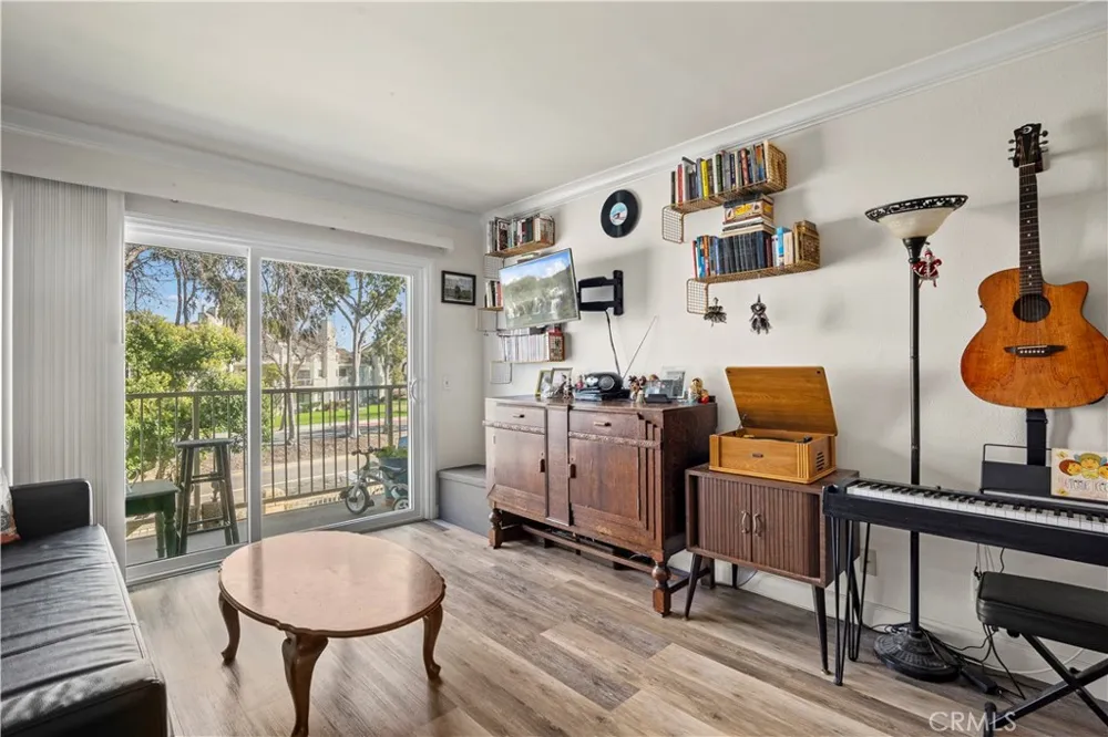 381 E Surfside Port Hueneme, CA 93041