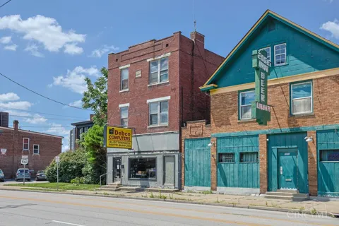 3931 Edwards Road
