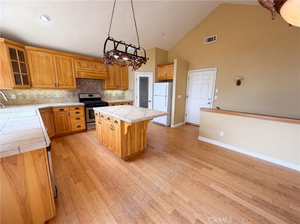 295 Fairway Lake Arrowhead, CA 92352