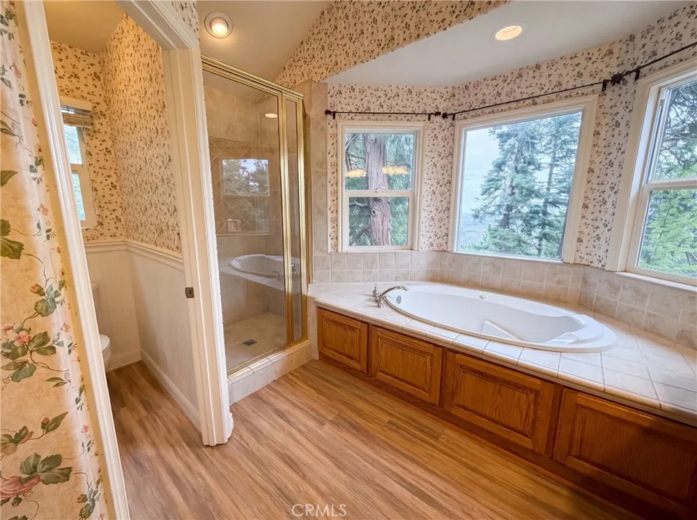 295 Fairway Lake Arrowhead, CA 92352