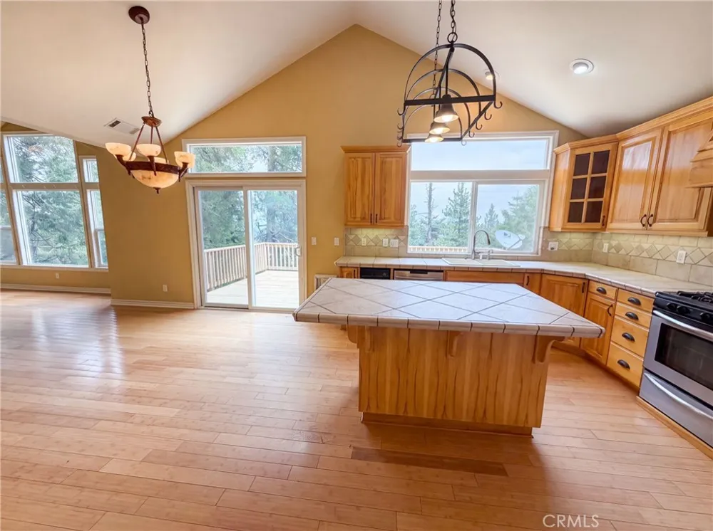 295 Fairway Lake Arrowhead, CA 92352