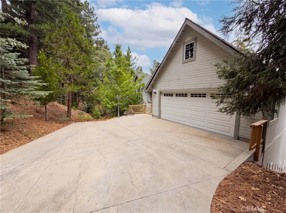 295 Fairway Lake Arrowhead, CA 92352