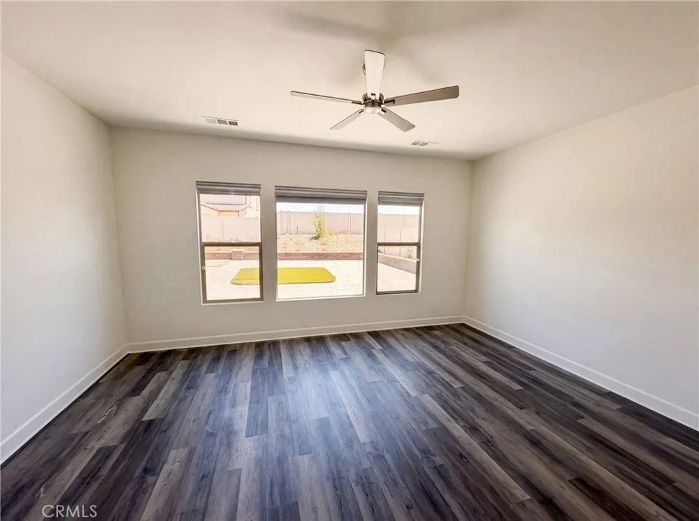 17698 Col Ranch Riverside, CA 92503